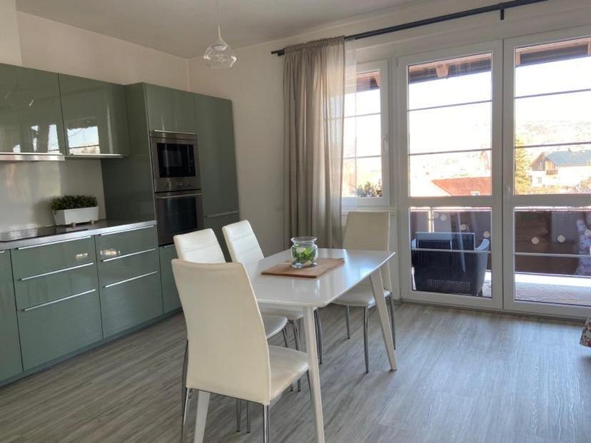 Apartman Na Vysine Appartamento Vrchlabí Esterno foto